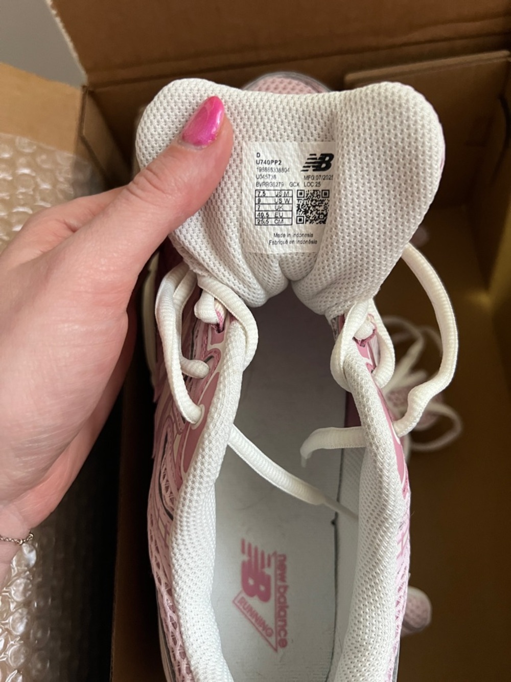 New Balance Pink and White Women's Sneakers - Picture 9 of 9